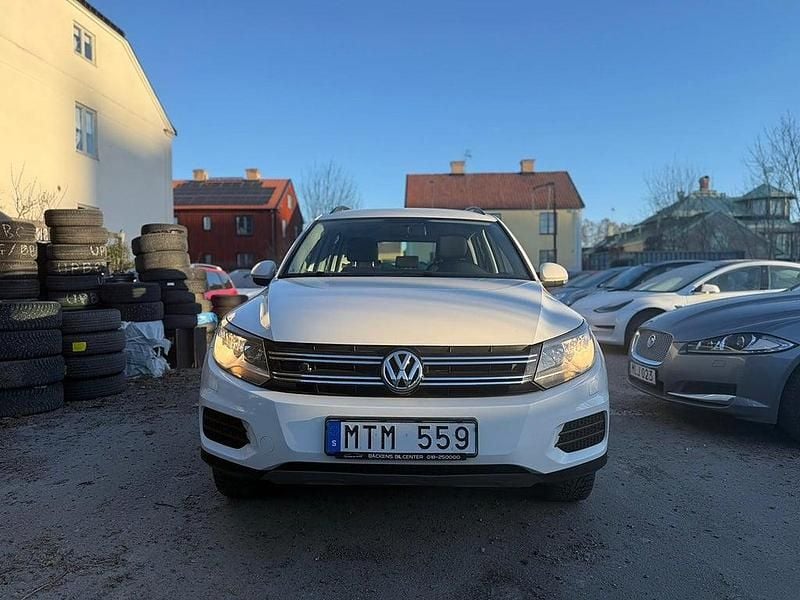 Vit Begagnad 2012 VW Tiguan Track & Field SUV | 39 500 kr (Bra pris) - Bild 1/4