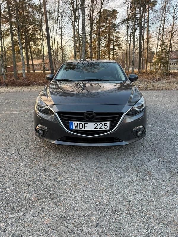 Begagnad 2013 Mazda 3 Inclusive Halvkombi | 118 000 kr (Marknadspris) - Bild 1/4