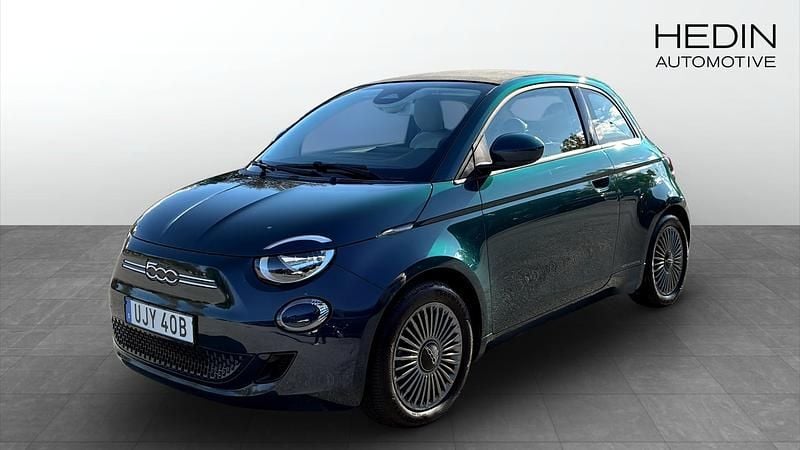 Grön (green) Begagnad 2022 Fiat 500e Icon Halvkombi | 209 900 kr (Lite dyr) - Bild 1/4
