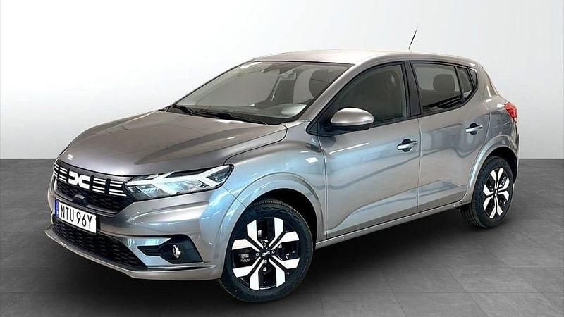 Grå Begagnad 2024 Dacia Sandero Expression Halvkombi | 219 900 kr (Marknadspris) - Bild 1/4