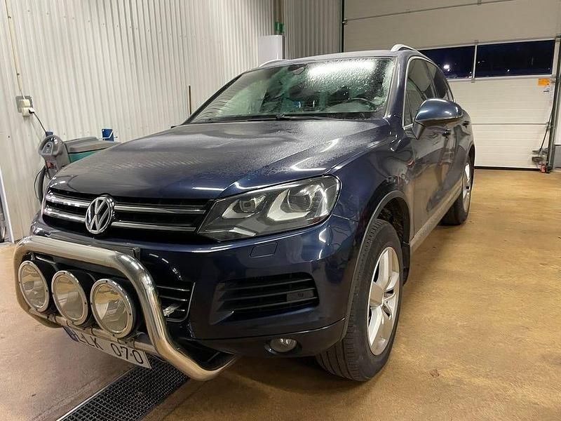Blå metallic Begagnad 2011 VW Touareg SUV | 109 000 kr (Bra pris) - Bild 1/2