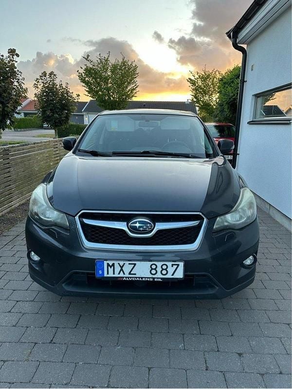 Grå Begagnad 2012 Subaru XV SUV | 51 500 kr (Marknadspris) - Bild 1/4
