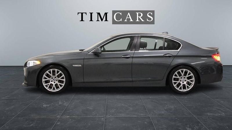Begagnad BMW 550 413 HK (303 kW) 2011 Grön Sedan