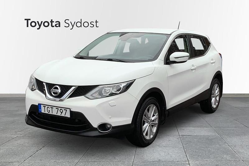 Vit Begagnad 2015 Nissan Qashqai SUV | 129 000 kr (Marknadspris) - Bild 1/4