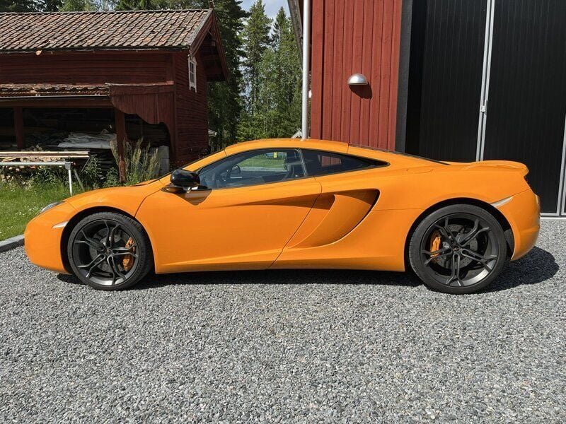 Orange Begagnad 2012 McLaren MP4-12C Sportkupé | 1 200 000 kr - Bild 1/4