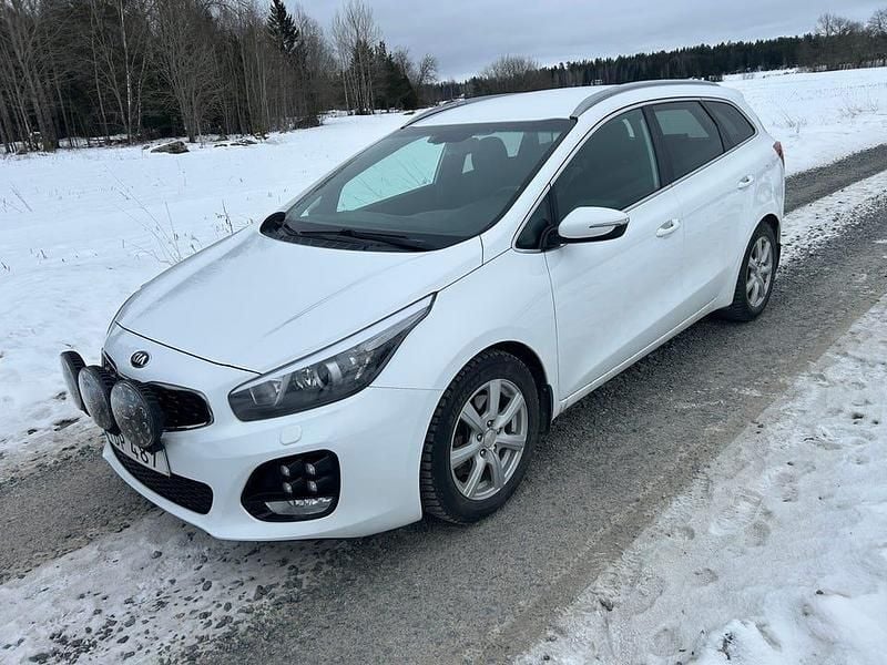 Begagnad 2016 Kia Ceed Sportswagon GT-Line Kombi | 109 900 kr (Marknadspris) - Bild 1/4