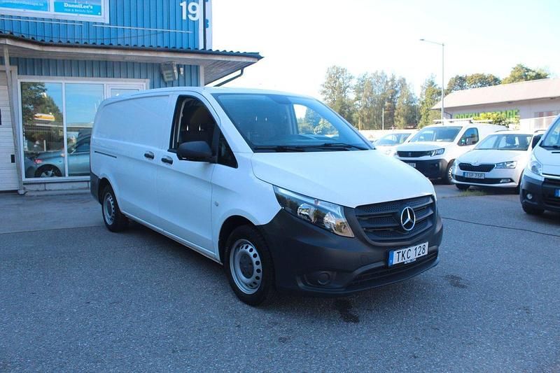 Vit Begagnad 2018 Mercedes Vito Minibuss | 163 000 kr (Superpris) - Bild 1/4