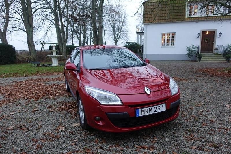 Begagnad 2011 Renault Mégane III Halvkombi | 37 500 kr (Bra pris) - Bild 1/4