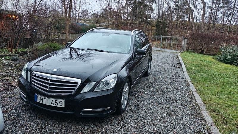 Begagnad 2011 Mercedes E200 Kombi | 45 000 kr (Superpris) - Bild 1/4