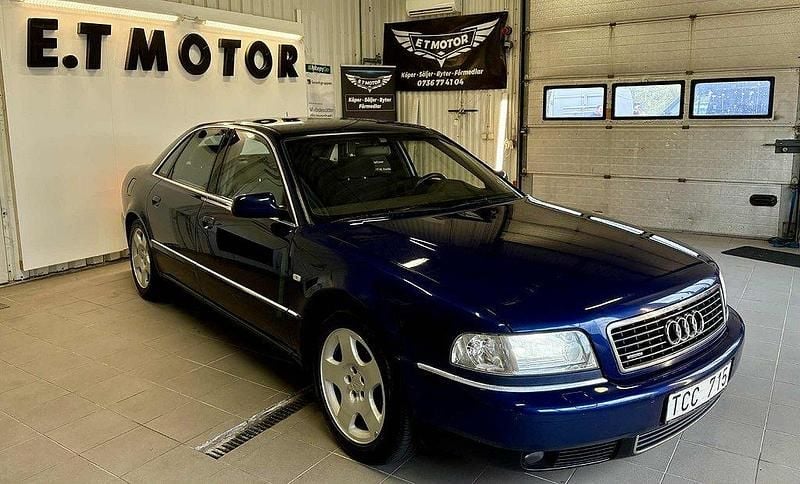 Blå Begagnad 2001 Audi A8 Sedan | 149 900 kr - Bild 1/4