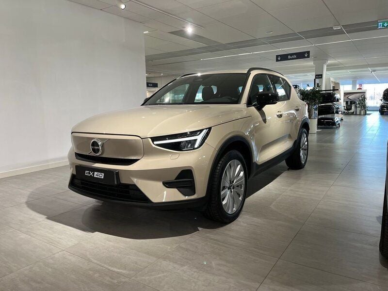 Svart Ny 2024 Volvo EX40 Core SUV | 549 900 kr (Bra pris) - Bild 1/4