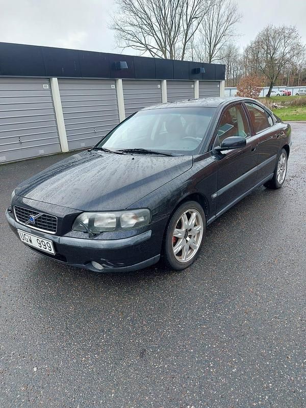 Begagnad 2003 Volvo S60 Sedan | 33 500 kr - Bild 1/4