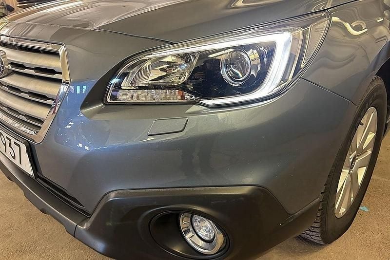 Begagnad Subaru Outback 150 HK (110 kW) 2015 Grå Kombi