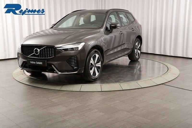 Begagnad Volvo XC60 Plus 253 HK (186 kW) 2025 Platinum grey metallic SUV