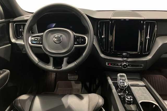 Begagnad Volvo XC60 Ultimate 349 HK (256 kW) 2023 Grå SUV