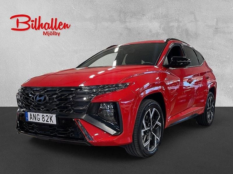 Röd Begagnad 2024 Hyundai Tucson N Line SUV | 398 000 kr (Marknadspris) - Bild 1/4