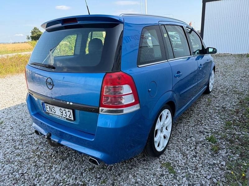 Begagnad Opel Zafira OPC 240 HK (176 kW) 2008 Blå Minibuss