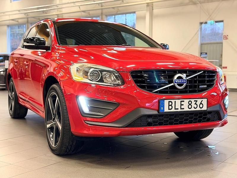 Begagnad Volvo XC60 R-Design 215 HK (158 kW) 2014 Röd SUV