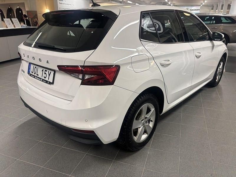 Begagnad Skoda Fabia Style 110 HK (80 kW) 2023 Candy white Halvkombi