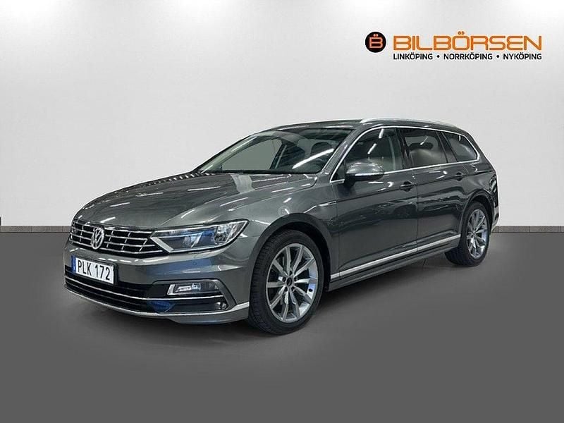 Mgrå Begagnad 2017 VW Passat GT Kombi | 159 900 kr (Marknadspris) - Bild 1/4