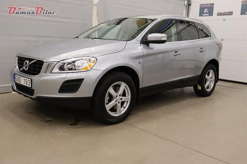 Silver Begagnad 2012 Volvo XC60 Ocean Race SUV | 104 900 kr (Bra pris) - Bild 1/4