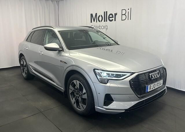 Florettsilver metallic Begagnad 2022 Audi e-tron Proline SUV | 389 900 kr (Marknadspris) - Bild 1/3
