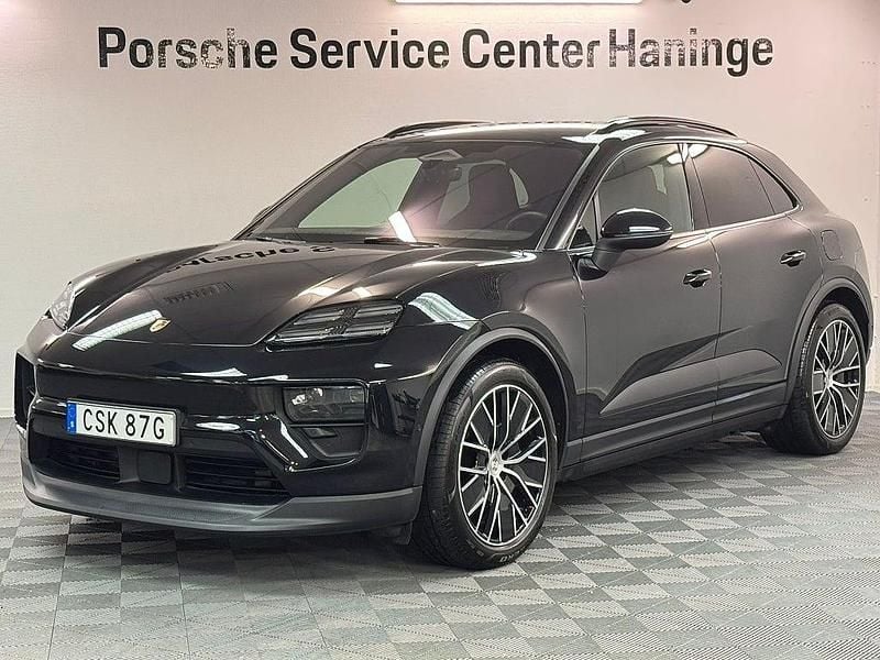 Svart Begagnad 2024 Porsche Macan SUV | 865 000 kr (Superpris) - Bild 1/4