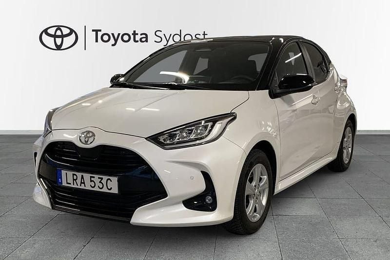 Begagnad Toyota Yaris Hybrid Edition 132 HK (97 kW) 2024 Vit