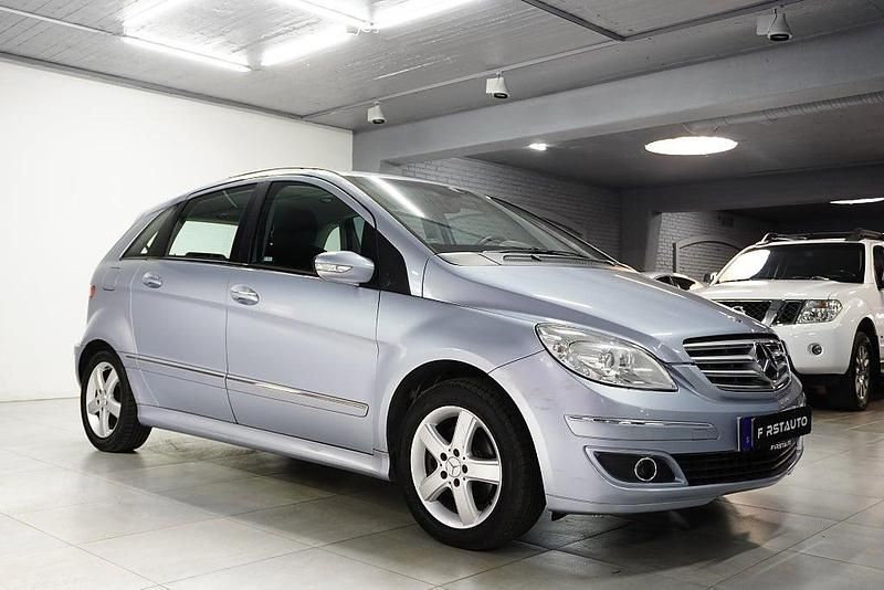 Begagnad Mercedes B200 136 HK (100 kW) 2006 Ljusblå Minibuss