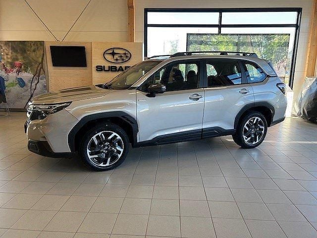Brun Ny 2024 Subaru Forester SUV | 435 000 kr (Marknadspris) - Bild 1/4