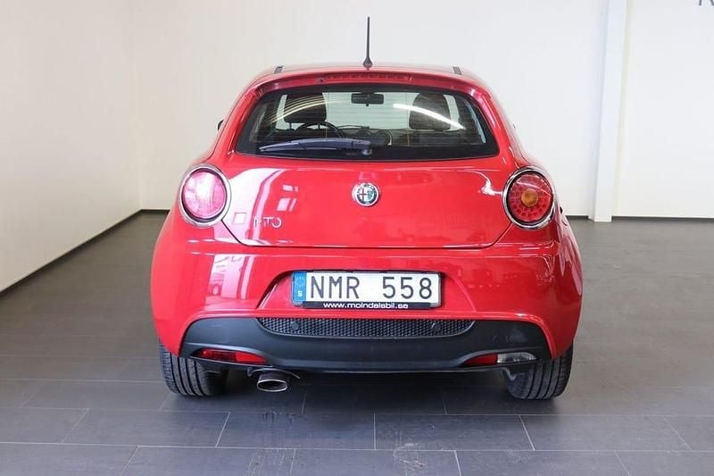 Begagnad Alfa Romeo MiTo Distinctive 135 HK (99 kW) 2013 Röd Halvkombi