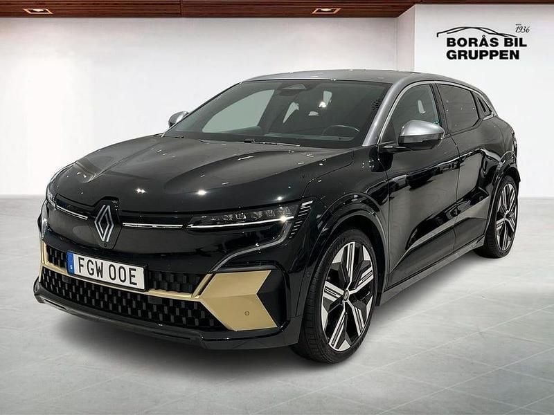 Svart Begagnad 2023 Renault Mégane Iconic SUV | 289 000 kr (Marknadspris) - Bild 1/4