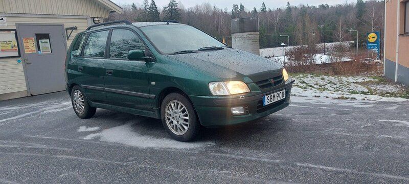 Grön Begagnad 2001 Mitsubishi Space Star Kombi | 22 000 kr (Marknadspris) - Bild 1/4