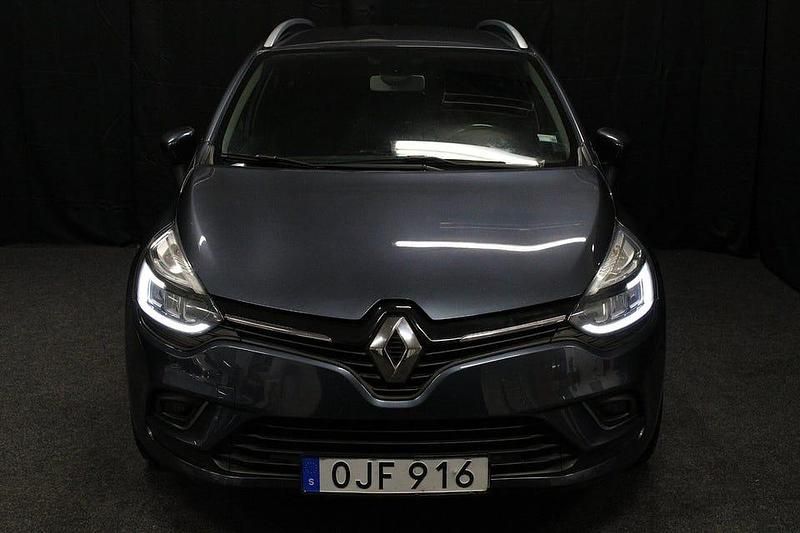 Begagnad Renault Clio IV Intens 90 HK (66 kW) 2017 Grå Kombi