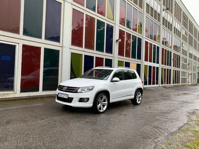 Vit Begagnad 2015 VW Tiguan R-line SUV | 189 900 kr (Bra pris) - Bild 1/4