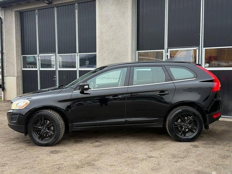 Begagnad Volvo XC60 Momentum 163 HK (119 kW) 2011 Svart SUV