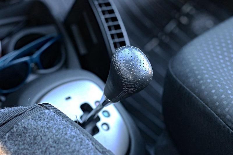 Blå Begagnad 2010 Toyota Yaris Halvkombi | 74 900 kr (Marknadspris) - Bild 1/4