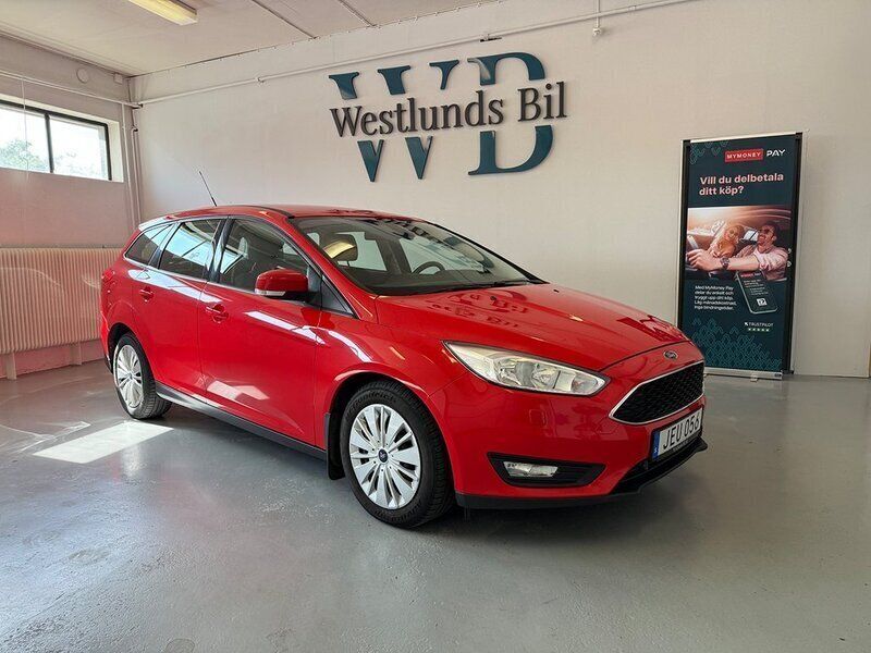 Röd Begagnad 2015 Ford Focus Trend Kombi | 79 900 kr (Marknadspris) - Bild 1/4