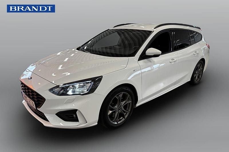 Vit Begagnad 2022 Ford Focus ST-Line Kombi | 199 900 kr (Bra pris) - Bild 1/4