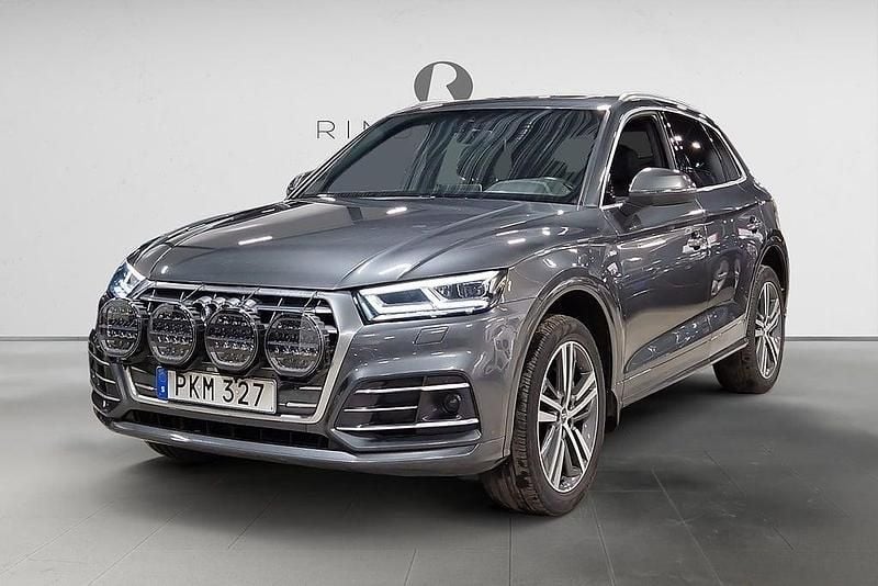 Grå Begagnad 2017 Audi Q5 S-Line SUV | 299 900 kr (Marknadspris) - Bild 1/3