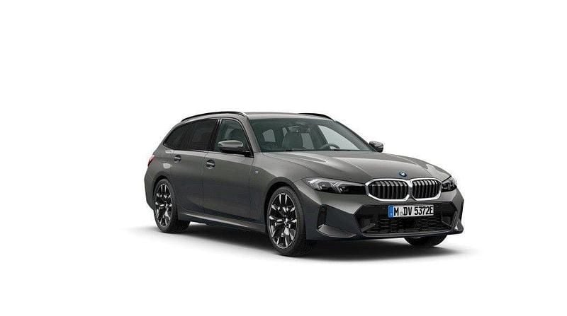 Grå Begagnad 2025 BMW 330e M Sport Kombi | 549 500 kr (Dyr) - Bild 1/4