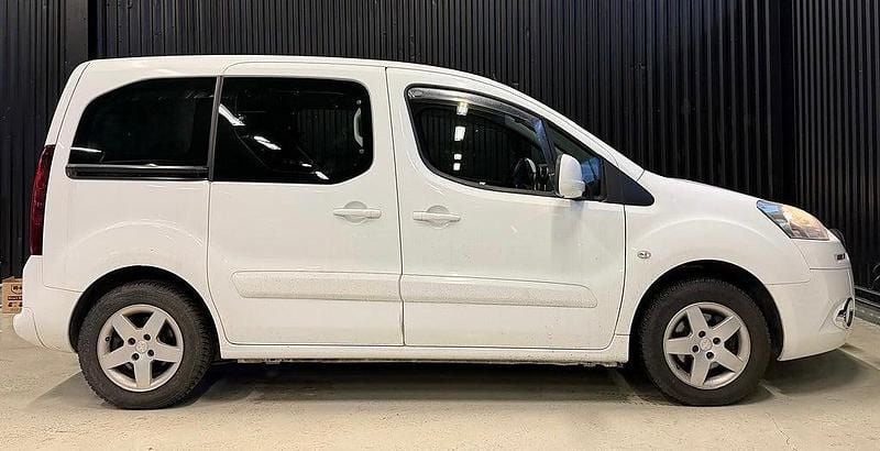 Begagnad Peugeot Partner Tepee 120 HK (88 kW) 2014 Vit Minibuss
