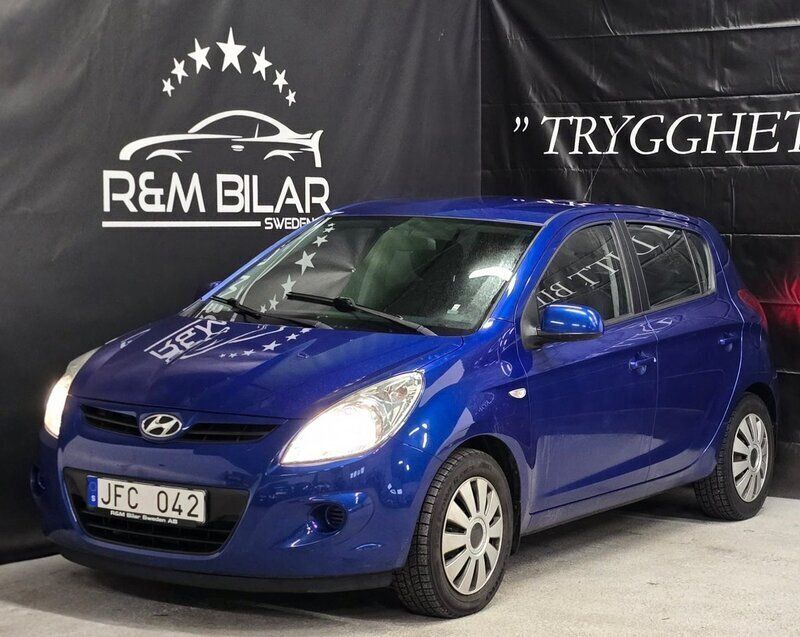 Blå Begagnad 2009 Hyundai i20 Select Halvkombi | 74 800 kr (Lite dyr) - Bild 1/4