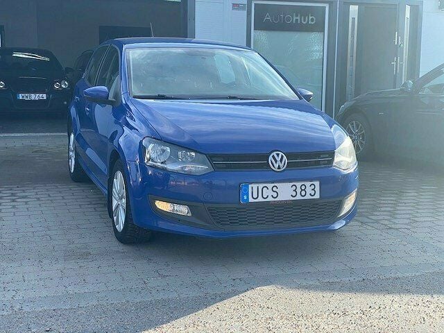 Begagnad VW Polo Comfortline 90 HK (66 kW) 2011 Blå Halvkombi