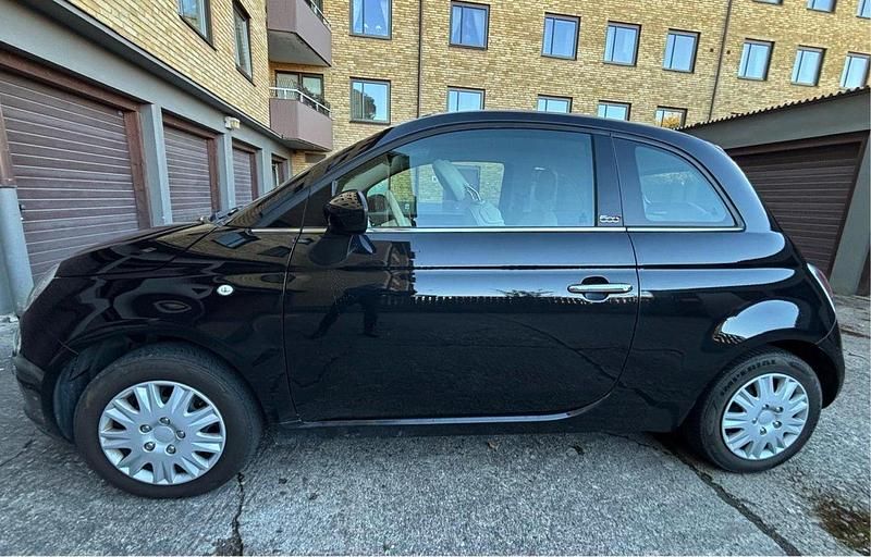 Svart Begagnad 2016 Fiat 500C Lounge Cab | 96 000 kr (Lite dyr) - Bild 1/4