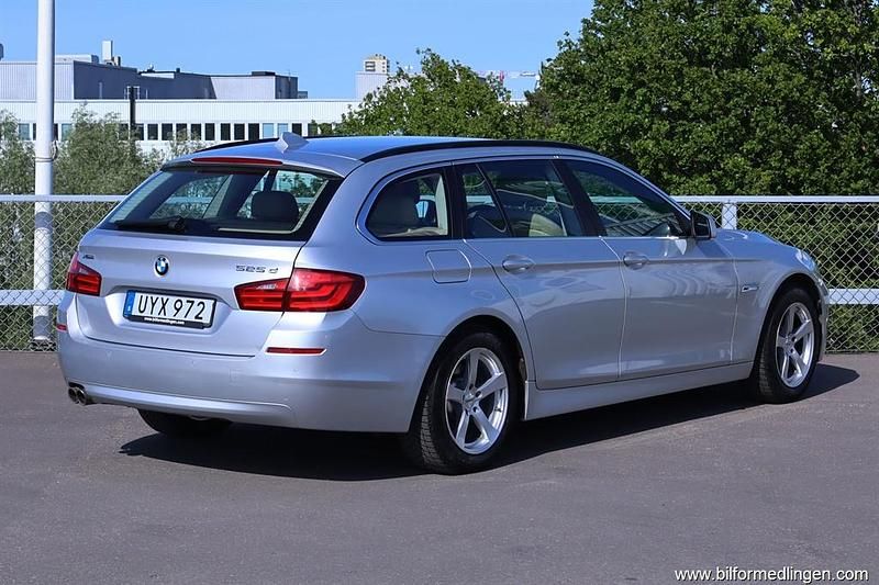 Begagnad BMW 525 218 HK (160 kW) 2013 Ljusgrå (lgrå) Kombi