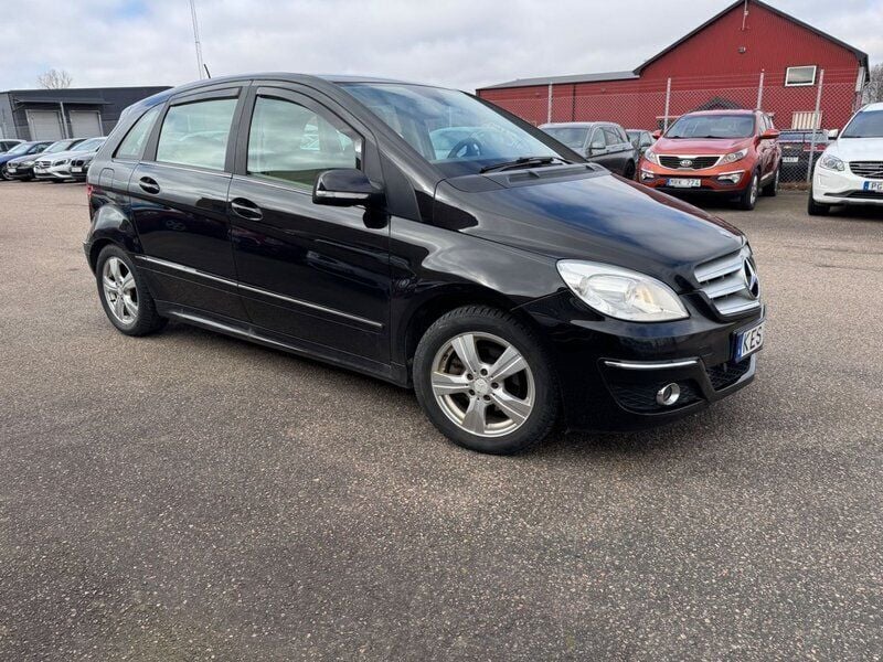 Svart Begagnad 2009 Mercedes B180 Minibuss | 69 500 kr (Lite dyr) - Bild 1/4
