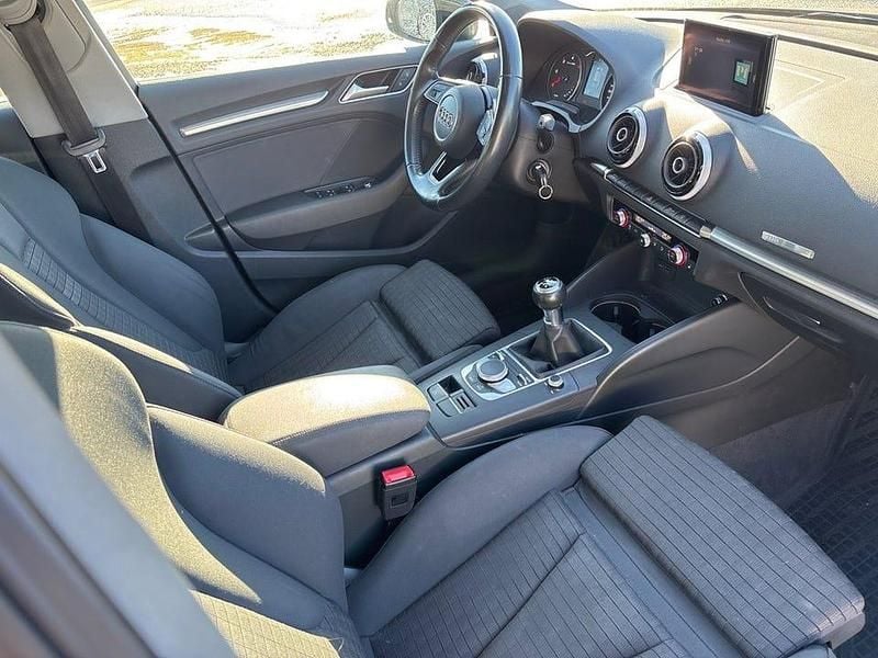 Begagnad Audi A3 Comfort 110 HK (80 kW) 2017 Svart