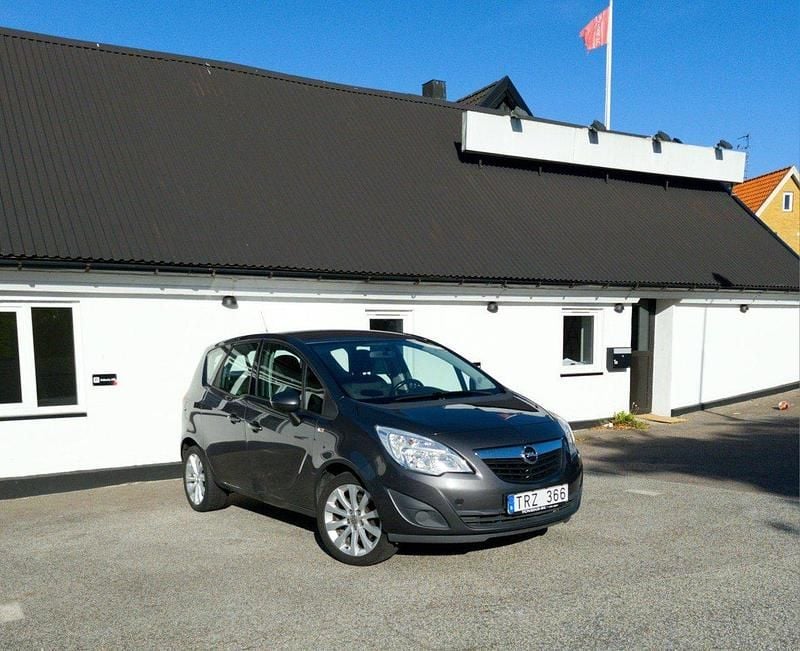 Grå Begagnad 2011 Opel Meriva Enjoy Minibuss | 37 000 kr (Marknadspris) - Bild 1/4
