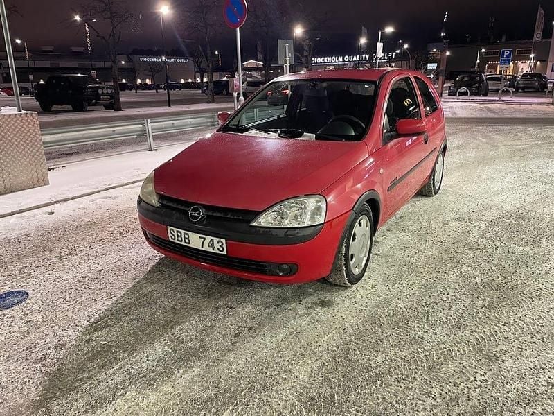 Röd Begagnad 2001 Opel Corsa Halvkombi | 9 500 kr (Superpris) - Bild 1/4